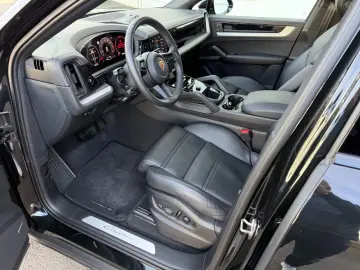 PORSCHE Cayenne Coupe Clubleder HAL Bose SWA HD