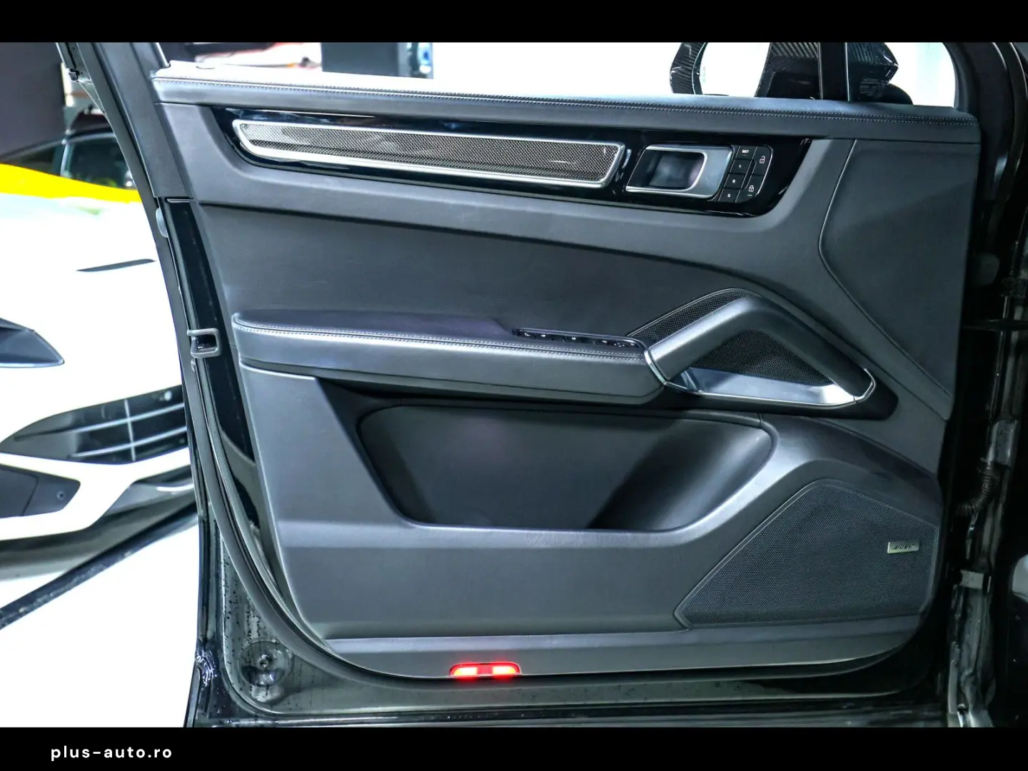 PORSCHE Cayenne TURBO S COUPE E-HYBRID APPROVED 12 27