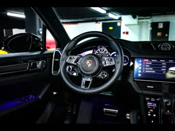 PORSCHE Cayenne TURBO S COUPE E-HYBRID APPROVED 12 27