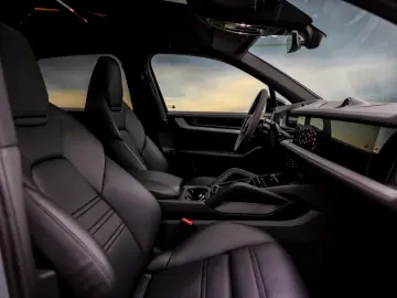 PORSCHE CAYENNE 3.0 E-HYBRID   HEAD-UP ABGAS VOLL!