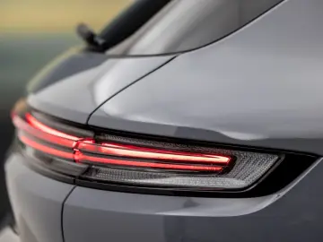 PORSCHE CAYENNE 3.0 E-HYBRID   HEAD-UP ABGAS VOLL!