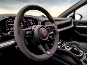 PORSCHE CAYENNE 3.0 E-HYBRID   HEAD-UP ABGAS VOLL!