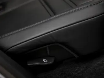 PORSCHE CAYENNE 3.0 E-HYBRID   HEAD-UP ABGAS VOLL!