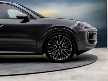 PORSCHE CAYENNE COUPE 3.0 S E-HYBRID   SPORTDESIGN VOLL