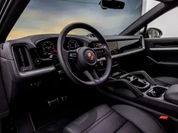 PORSCHE CAYENNE COUPE 3.0 S E-HYBRID   SPORTDESIGN VOLL