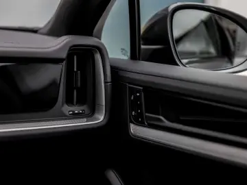 PORSCHE CAYENNE COUPE 3.0 S E-HYBRID   SPORTDESIGN VOLL