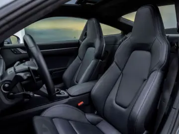 PORSCHE 911-992 CARRERA COUPE MY25   ABGAS GLASDACH 18w