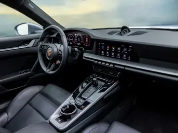 PORSCHE 911-992 CARRERA COUPE MY25   ABGAS GLASDACH 18w