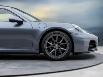 PORSCHE 911-992 CARRERA COUPE MY25   ABGAS GLASDACH 18w