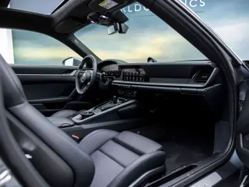 PORSCHE 911-992 CARRERA COUPE MY25   ABGAS GLASDACH 18w