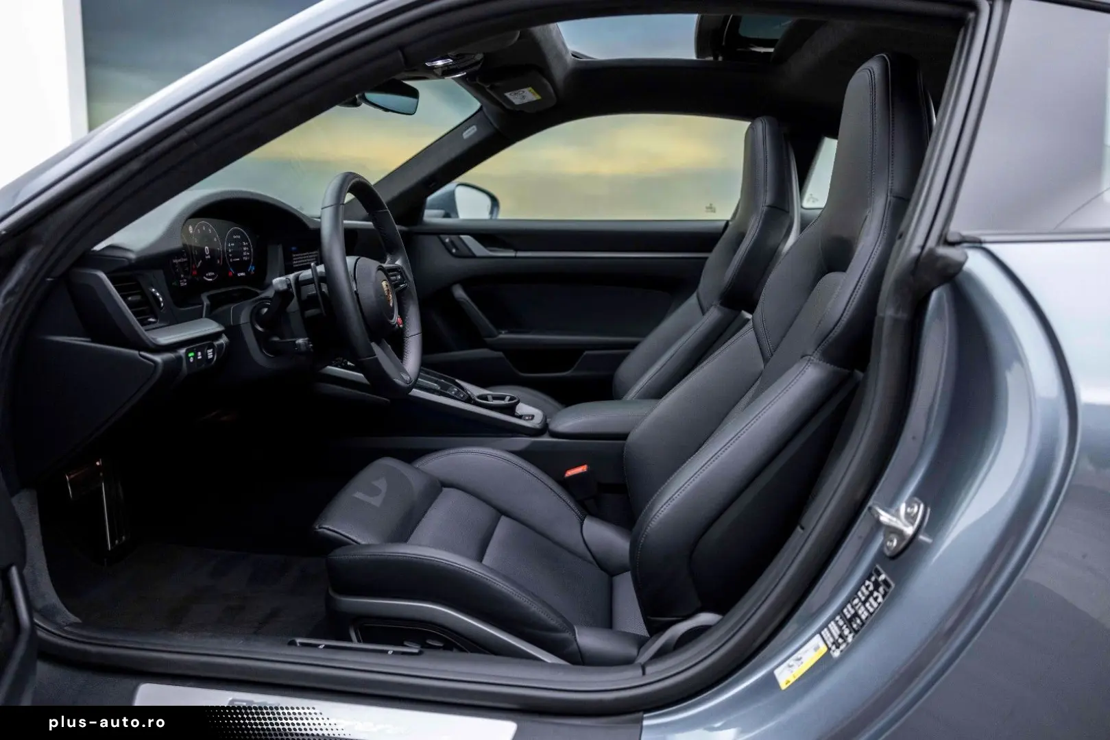 PORSCHE 911-992 CARRERA COUPE MY25   ABGAS GLASDACH 18w