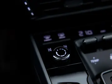 PORSCHE 911-992 CARRERA COUPE MY25   ABGAS GLASDACH 18w