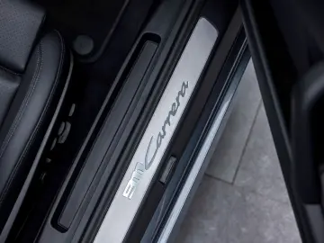 PORSCHE 911-992 CARRERA COUPE MY25   ABGAS GLASDACH 18w