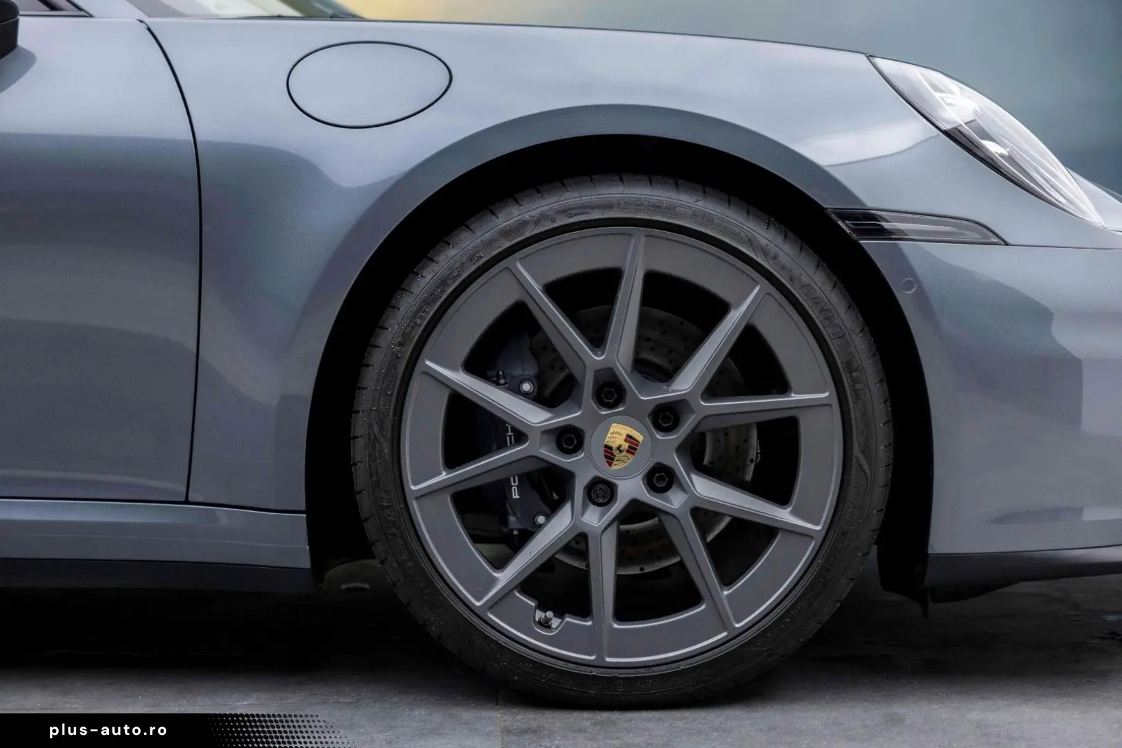 PORSCHE 911-992 CARRERA COUPE MY25   ABGAS GLASDACH 18w