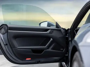 PORSCHE 911-992 CARRERA COUPE MY25   ABGAS GLASDACH 18w