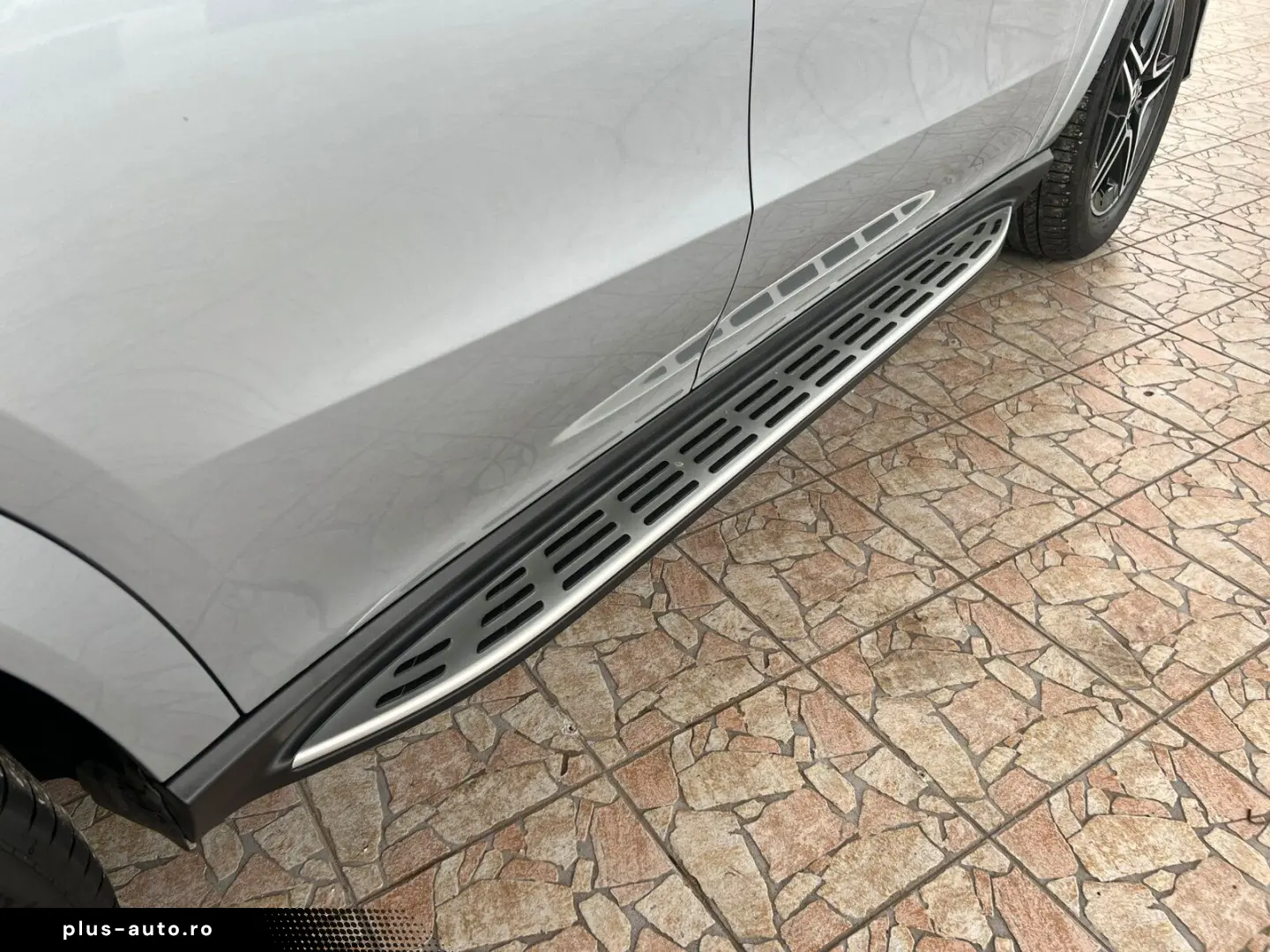 MERCEDES-BENZ GLE 400 e 4M AMG Line Pano-Dach Distro&hellip;