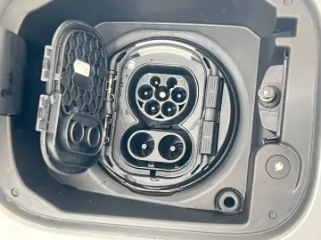 MERCEDES-BENZ GLE 400 e 4M AMG Line Pano-Dach Distro&hellip;