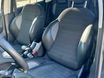 Peugeot 2008  Urbancross  5 moduri condus  garantie  rate