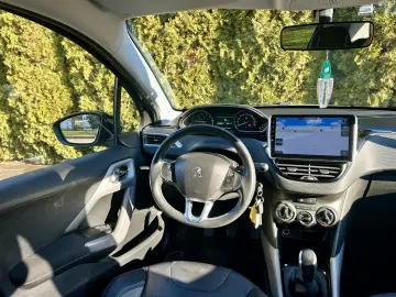 Peugeot 2008  Urbancross  5 moduri condus  garantie  rate