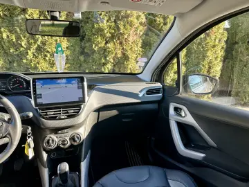 Peugeot 2008  Urbancross  5 moduri condus  garantie  rate