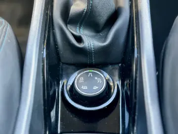 Peugeot 2008  Urbancross  5 moduri condus  garantie  rate