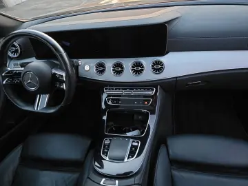 MERCEDES-BENZ E 400 4Matic AMG LINE Panorama  Facelift