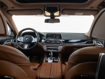 BMW 745 Le-xDrive-PlugIn Hybrid- Pachet M