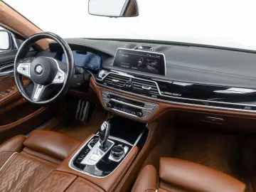BMW 745 Le-xDrive-PlugIn Hybrid- Pachet M