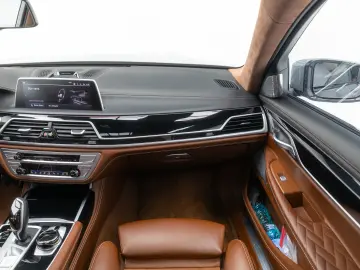 BMW 745 Le-xDrive-PlugIn Hybrid- Pachet M