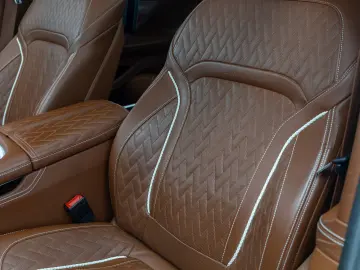 BMW 745 Le-xDrive-PlugIn Hybrid- Pachet M