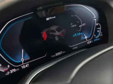 BMW 745 Le-xDrive-PlugIn Hybrid- Pachet M