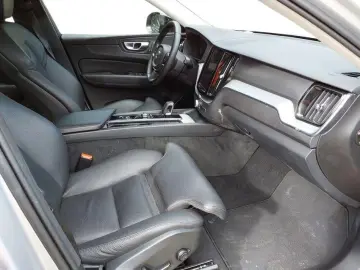 VOLVO XC 60 T6 AWD Plus Dark Plug-In