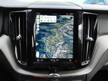 VOLVO XC 60 T6 AWD Plus Dark Plug-In