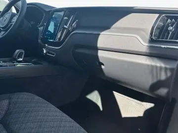 VOLVO XC60 B5 B AWD Core