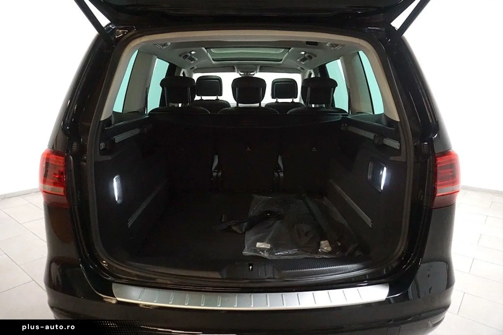 VW Sharan 1.4TSI DSG Highline StHz Pano Navi Leder