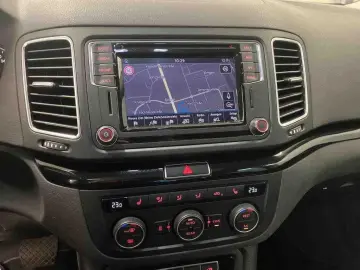 SEAT Alhambra 1.4 TSI DSG FR 7SITZER AHK STDHZG ACC