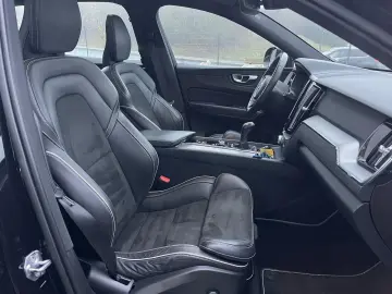 VOLVO XC60 R Design  P.Dach Leder Navi LED