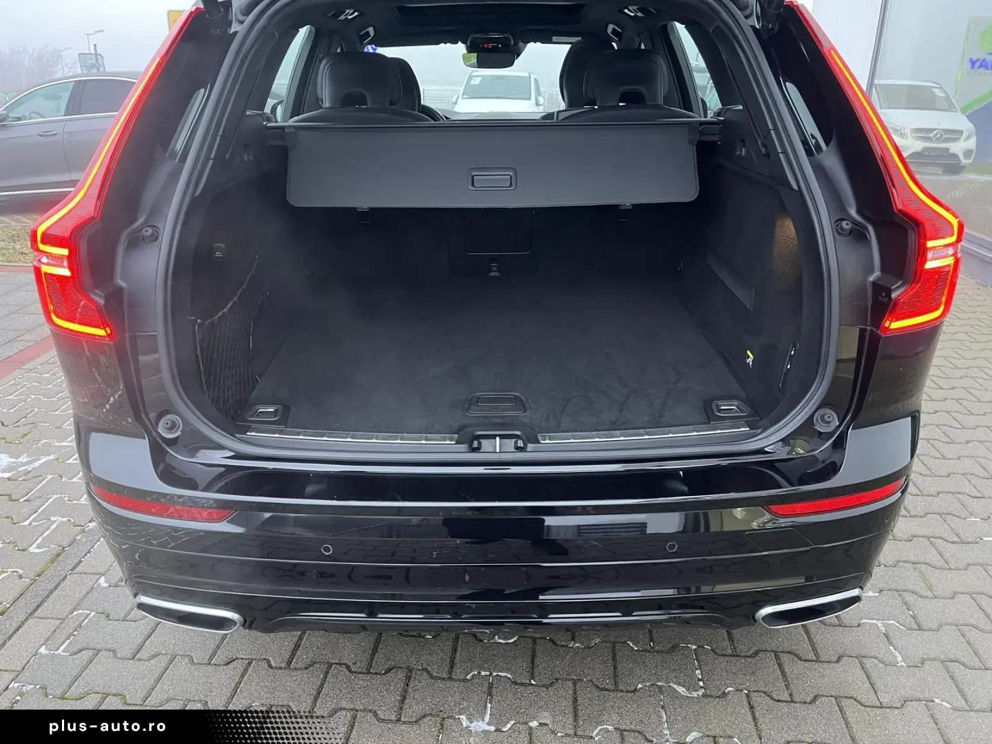 VOLVO XC60 R Design  P.Dach Leder Navi LED