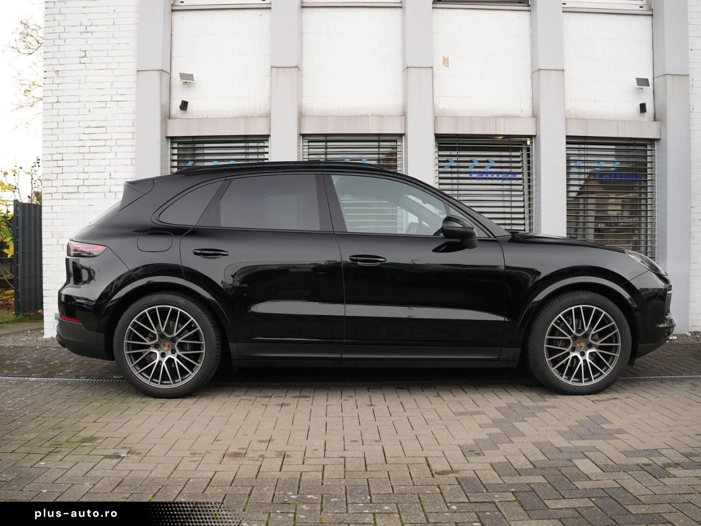 PORSCHE CAYENNE PLATINUM-LUFTF-PANO-HUD-MATRIX-BOSE-21RS
