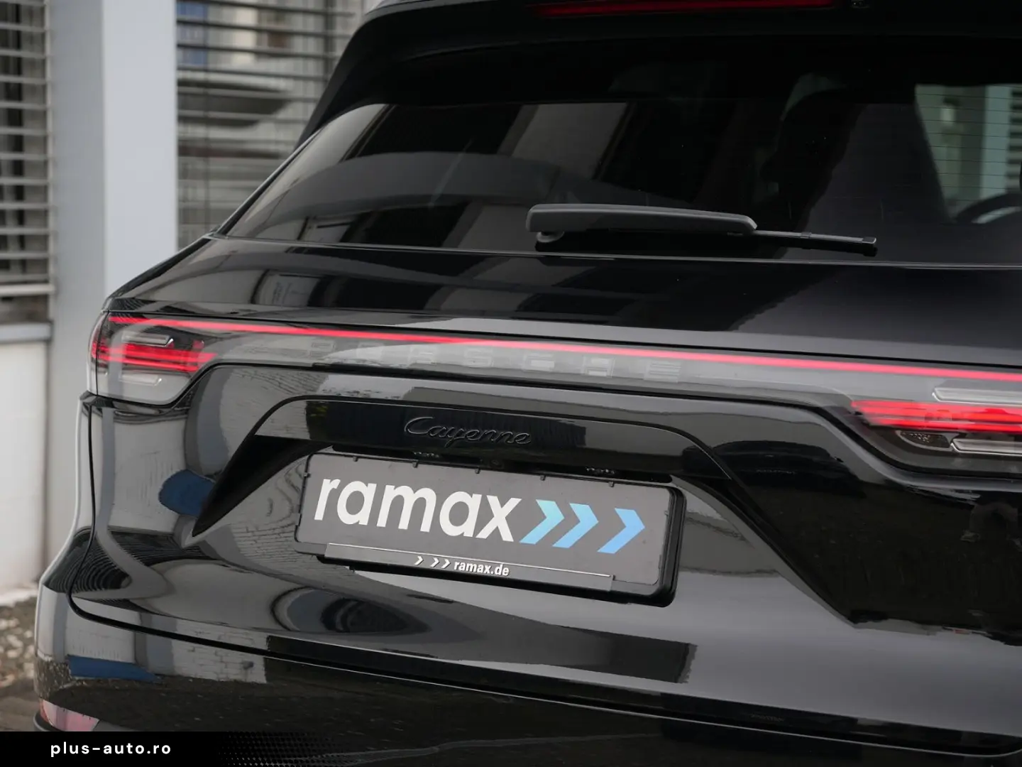 PORSCHE CAYENNE PLATINUM-LUFTF-PANO-HUD-MATRIX-BOSE-21RS