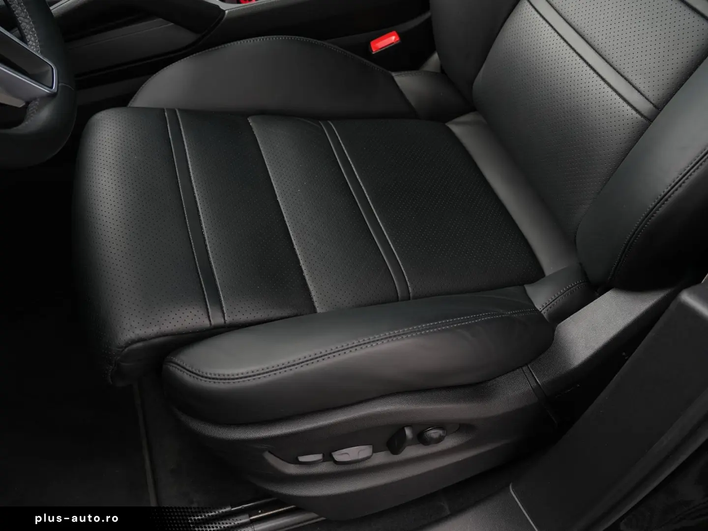 PORSCHE CAYENNE PLATINUM-LUFTF-PANO-HUD-MATRIX-BOSE-21RS