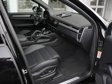 PORSCHE CAYENNE PLATINUM-LUFTF-PANO-HUD-MATRIX-BOSE-21RS