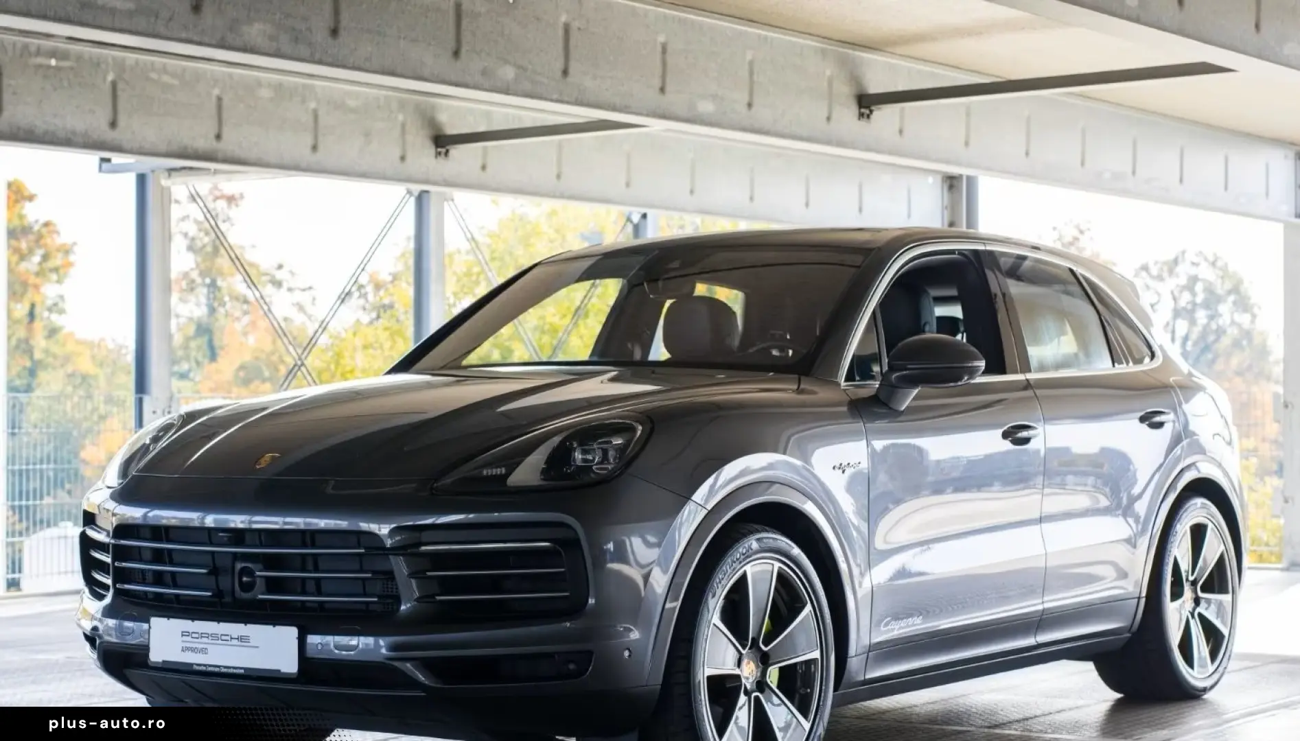 PORSCHE Cayenne E-Hy Massage Ventilation SoftClose 360 Bose