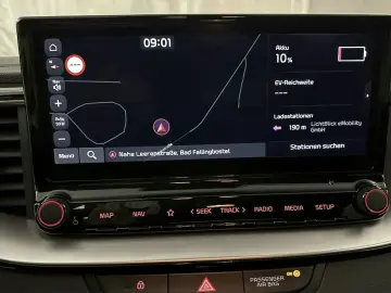 KIA XCEED 141 CP - PLUG-IN HYBRID – PLATINUM – FACELIFT