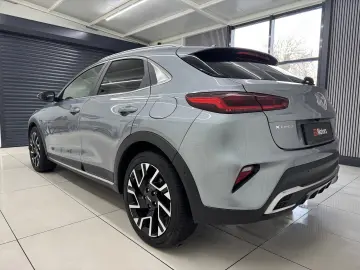 KIA XCEED 141 CP - PLUG-IN HYBRID – PLATINUM – FACELIFT