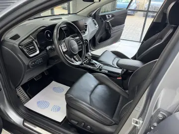 KIA XCEED 141 CP - PLUG-IN HYBRID – PLATINUM – FACELIFT