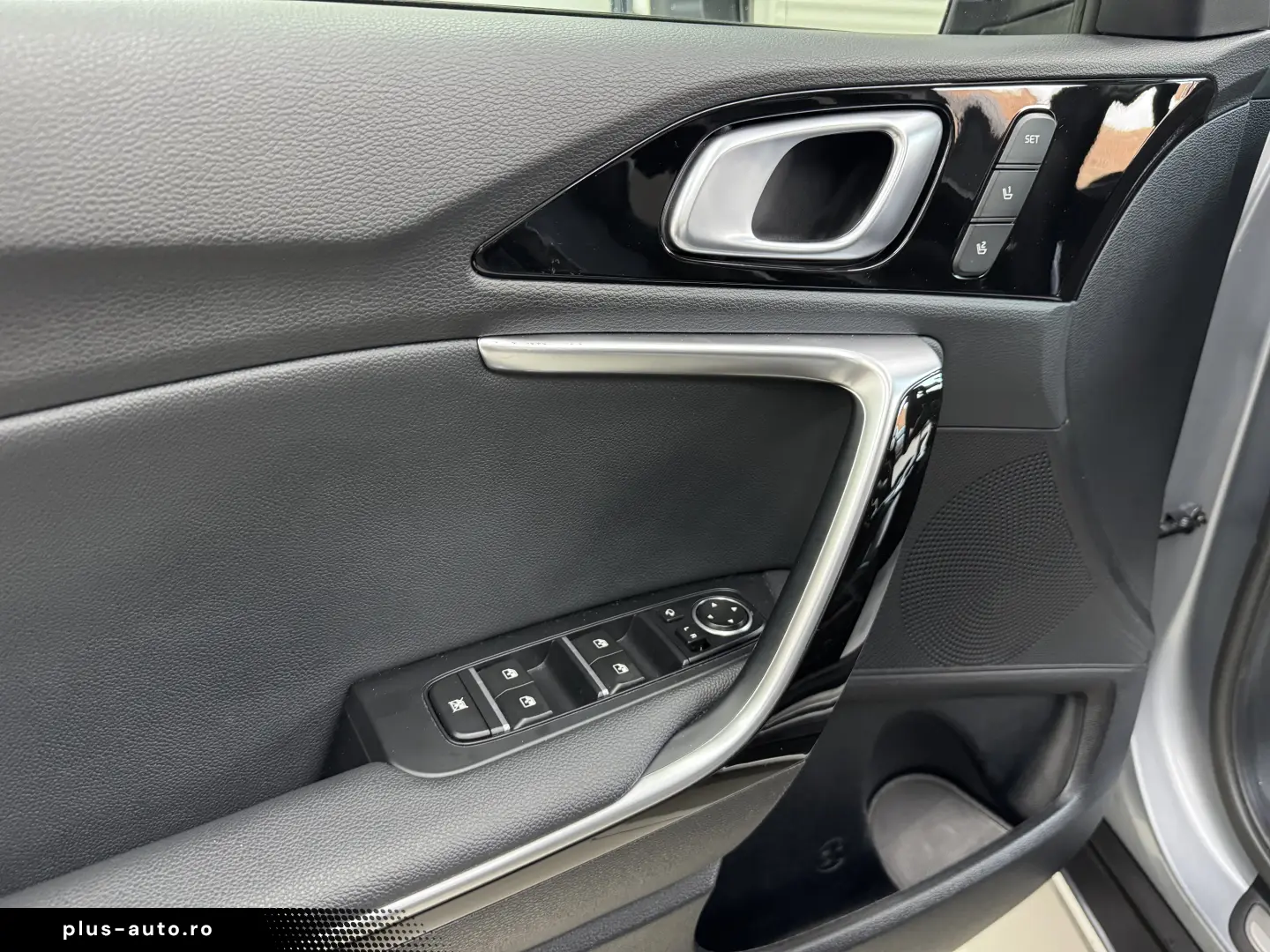 KIA XCEED 141 CP - PLUG-IN HYBRID – PLATINUM – FACELIFT