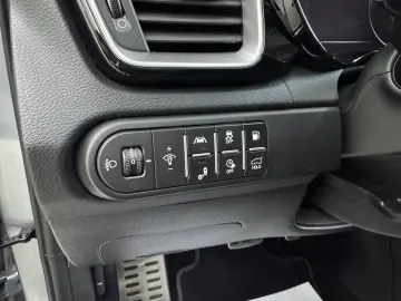 KIA XCEED 141 CP - PLUG-IN HYBRID – PLATINUM – FACELIFT