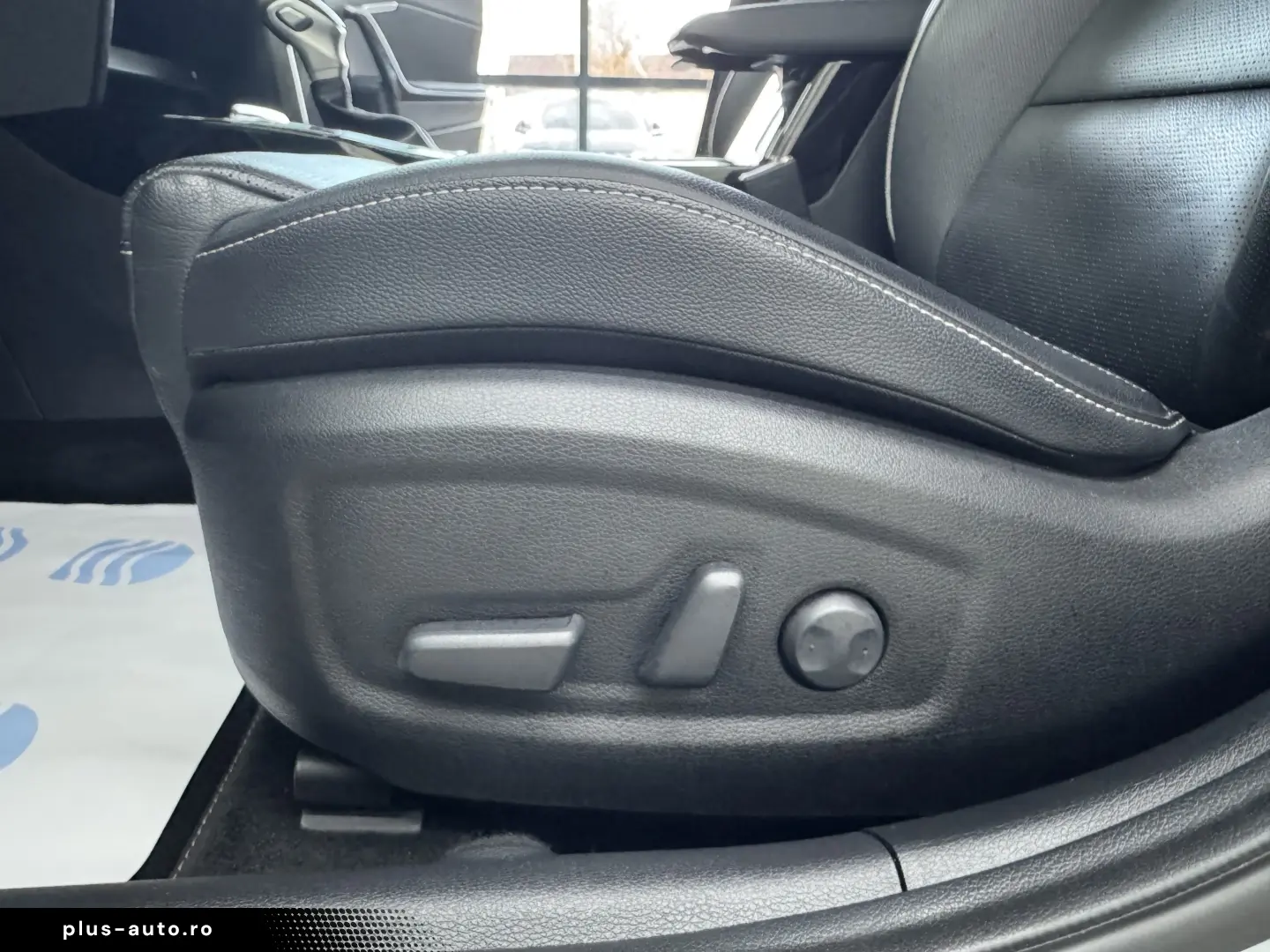 KIA XCEED 141 CP - PLUG-IN HYBRID – PLATINUM – FACELIFT