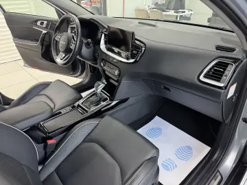 KIA XCEED 141 CP - PLUG-IN HYBRID – PLATINUM – FACELIFT
